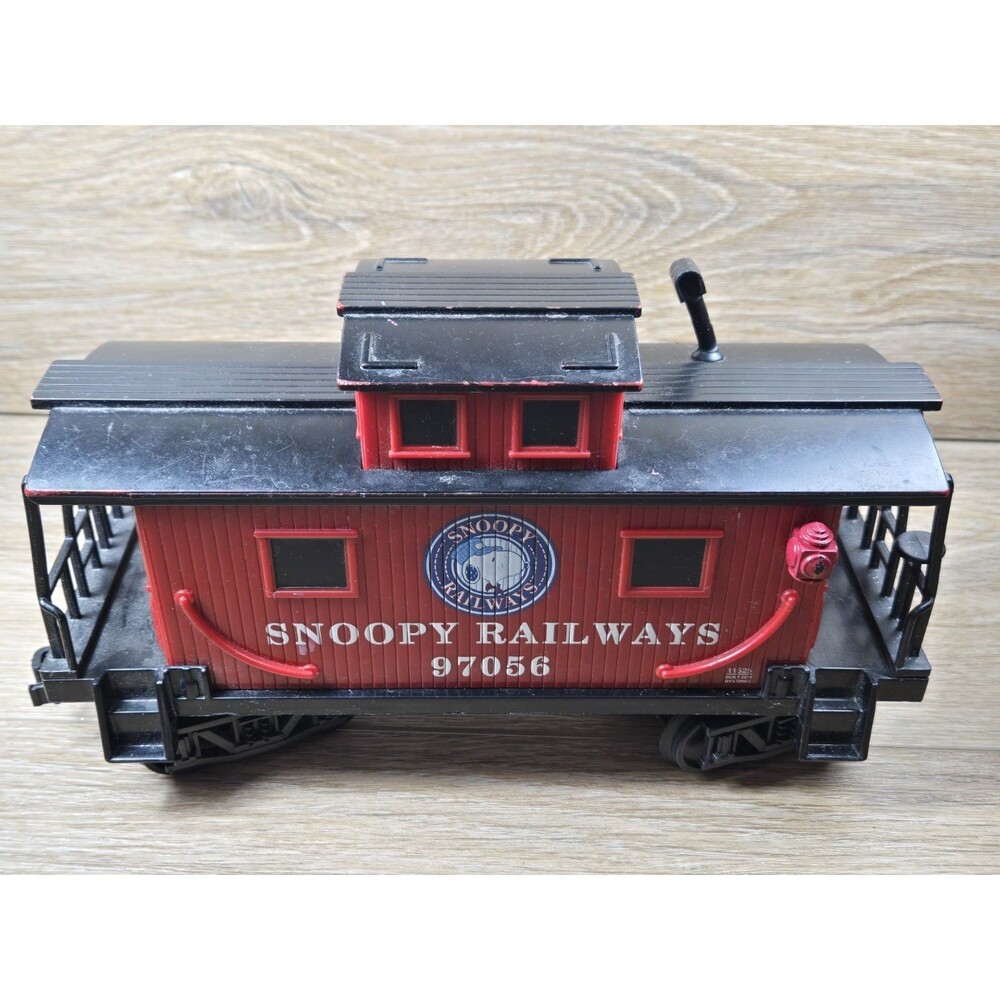 Lionel 11525 Snoopy Railways 97056 G-Gauge caboose